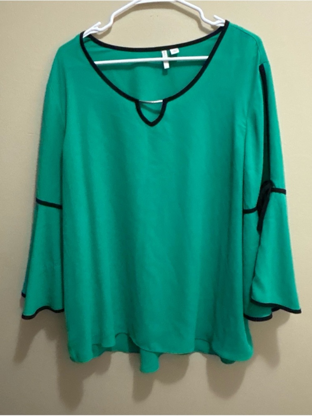Cato Women's Green Bell Sleeve Blouse